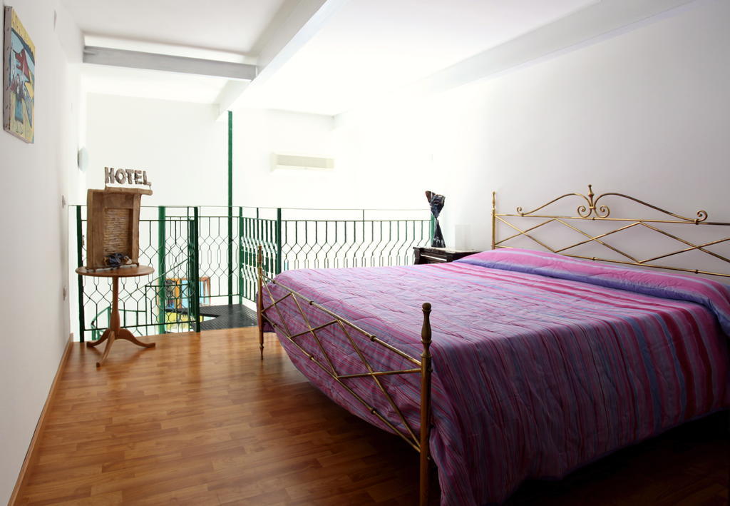 Dormidame Bed and Breakfast Nápoles Habitación foto